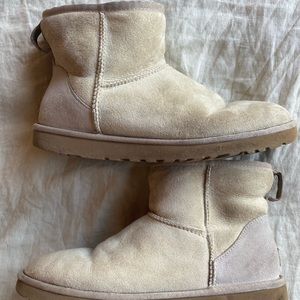 Womens UGG CLASSIC MINI II BOOT size 41/W1